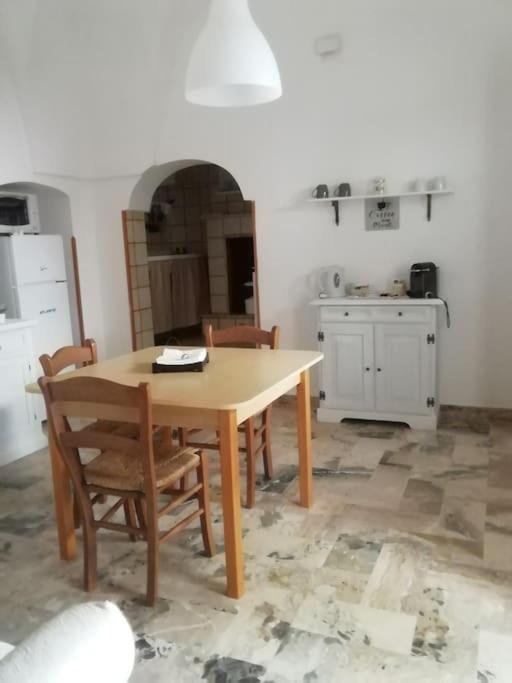 Ferienwohnung Alloggio Incantevole Storico Carovigno Exterior foto